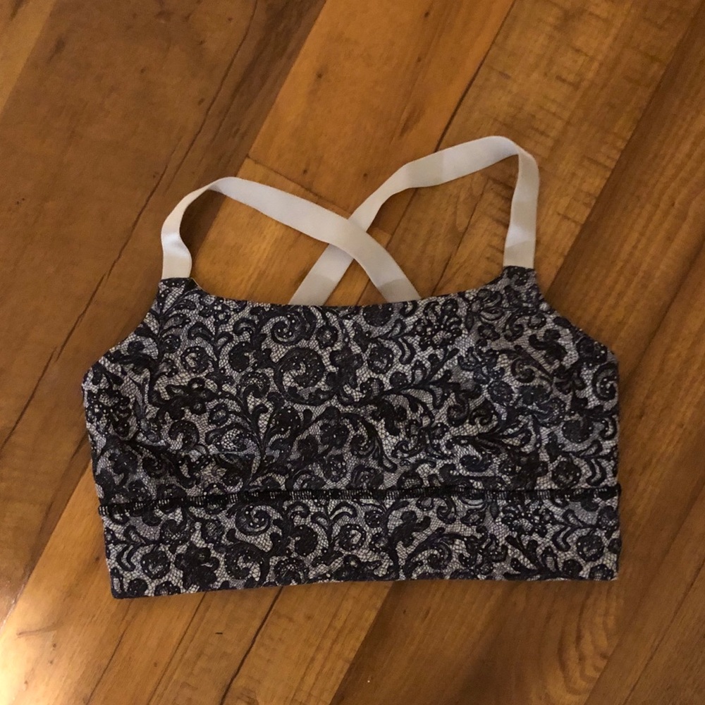 Lululemon lace design sports bra